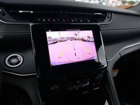 New 2025 Jeep Grand Cherokee Laredo image 19