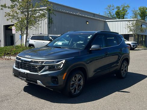 Used 2024 Kia Seltos S AWD/4WD image 3