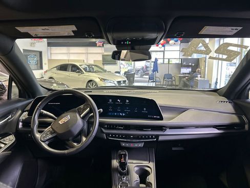 Used 2024 Cadillac XT4 Luxury w/ Cold Weather Package AWD/4WD image 28