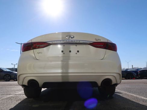 Used 2018 INFINITI Q50 Luxe w/ Essential Package (3.0T Luxe) image 10