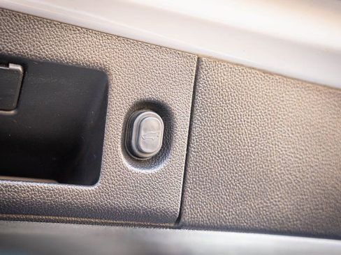 Used 2018 Chevrolet Tahoe Premier image 37