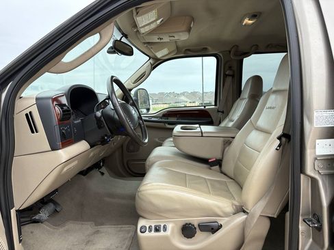Used 2005 Ford F350 Lariat AWD/4WD image 11