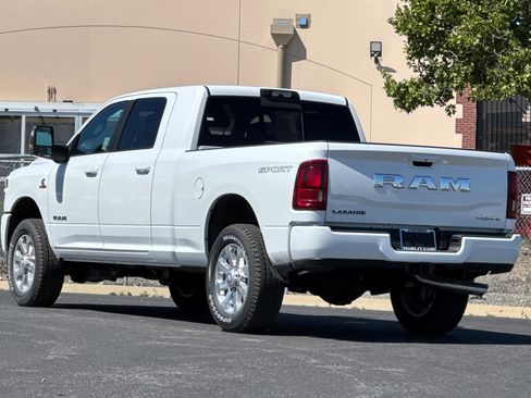 New 2026 RAM 3500 Laramie AWD/4WD image 5