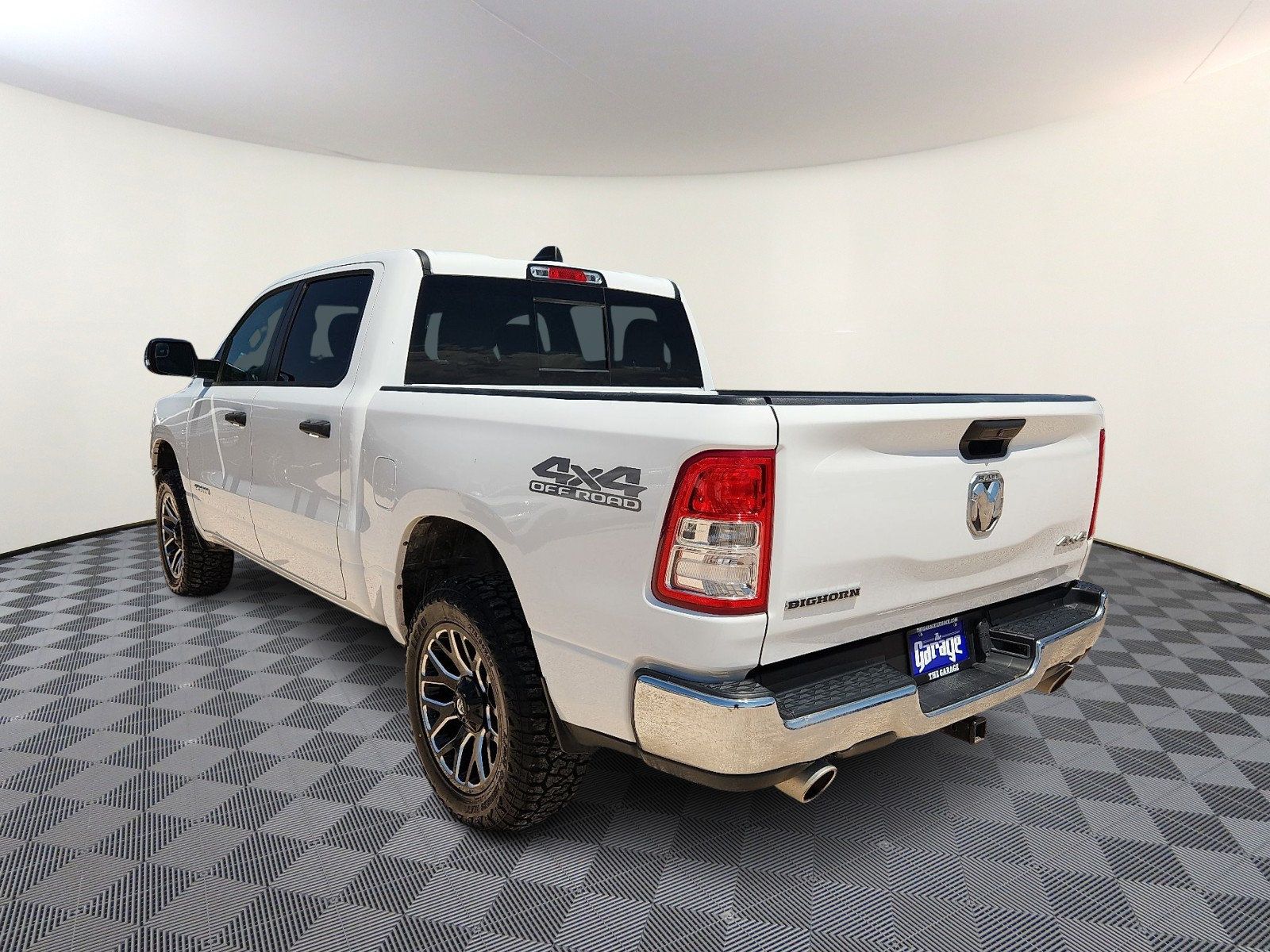 Used 2023 RAM 1500 Big Horn AWD/4WD image 3