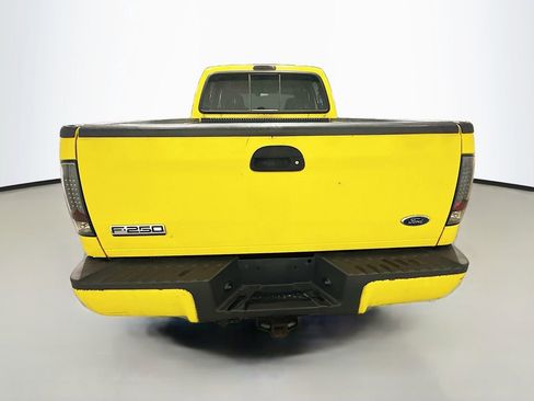 Used 2005 Ford F250 Lariat image 7
