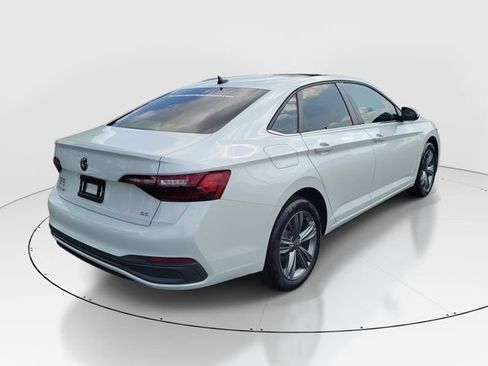 Certified 2024 Volkswagen Jetta SE FWD image 32
