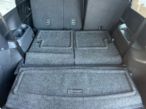 Used 2022 Volkswagen Tiguan SE image 17