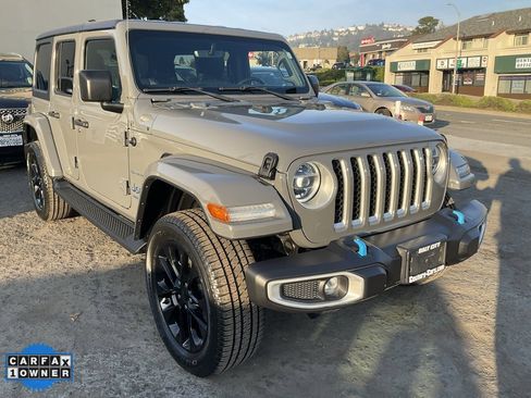 Used 2022 Jeep Wrangler Unlimited Sahara w/ Cold Weather Group image 66