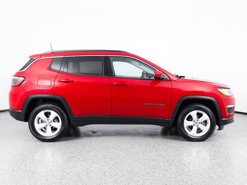 Used 2020 Jeep Compass Latitude AWD/4WD image 9