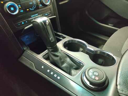 Used 2016 Ford Explorer XLT image 26