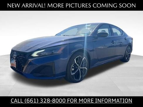 Used 2024 Nissan Altima 2.5 SR w/ SR Premium Package image 1