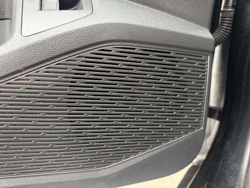 Used 2025 Volkswagen Jetta SE FWD image 25