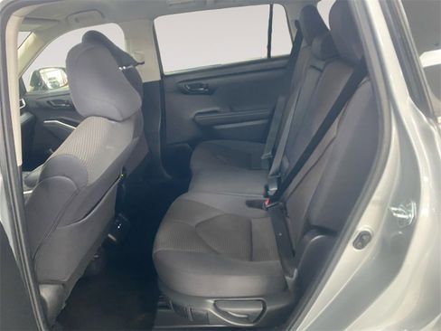 Used 2024 Toyota Highlander LE image 13