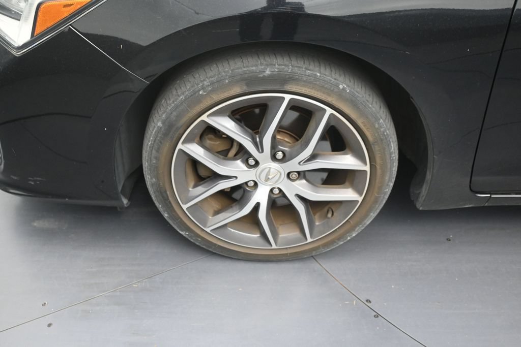 Used 2019 Acura ILX w/ Premium Package FWD image 9