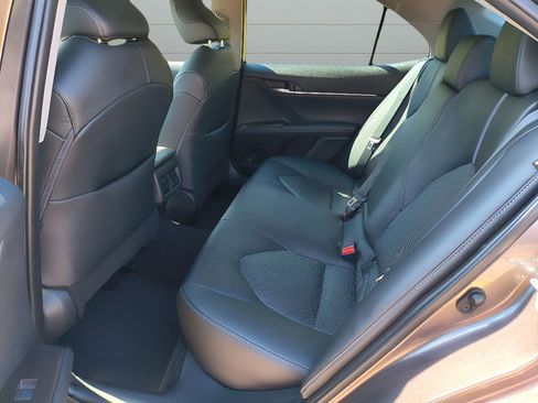 Used 2022 Toyota Camry XLE image 28