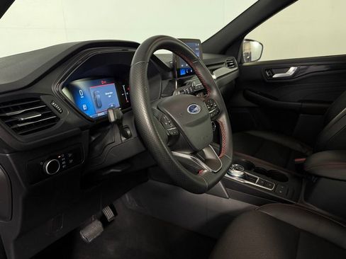 Used 2025 Ford Escape ST-Line image 18