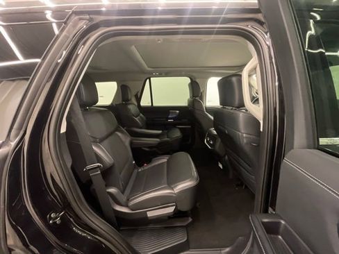 Used 2025 Ford Expedition Platinum AWD/4WD image 26