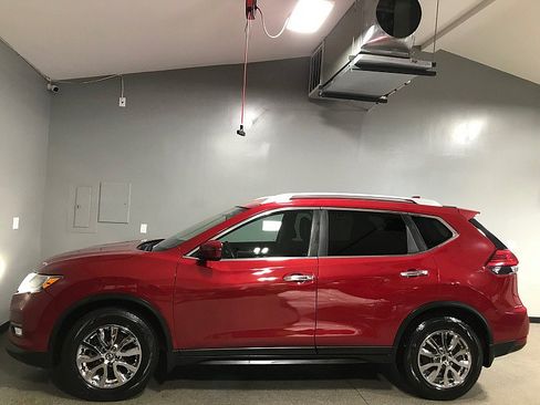 Used 2017 Nissan Rogue SV FWD image 6