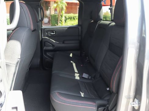 Used 2025 Nissan Frontier PRO-4X w/ Pro Convenience Package AWD/4WD image 37