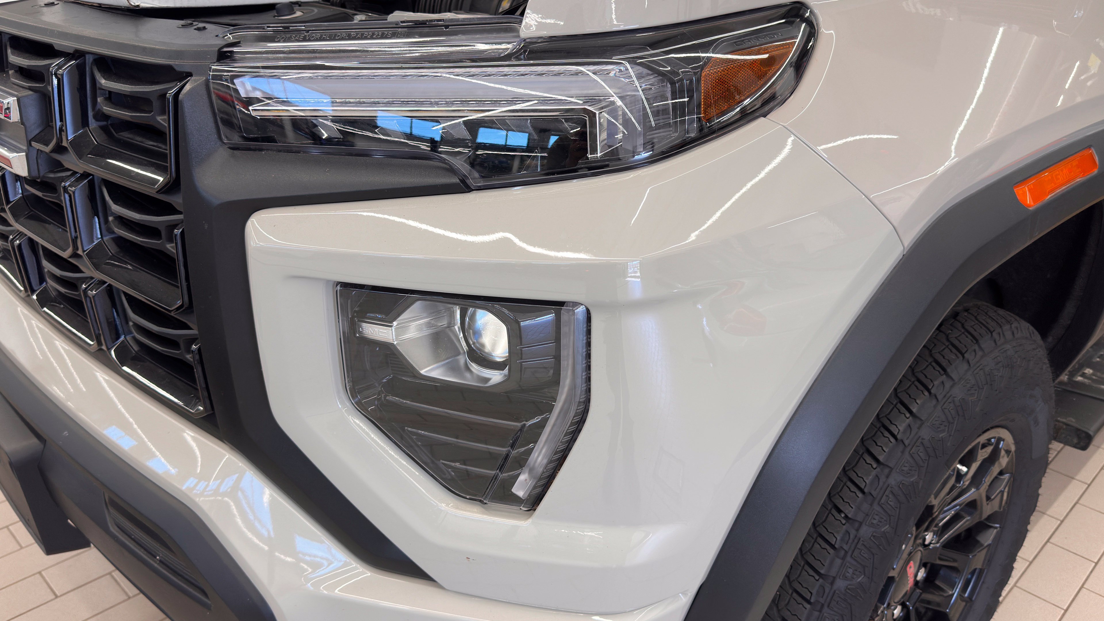 Used 2026 GMC Canyon Elevation RWD image 2