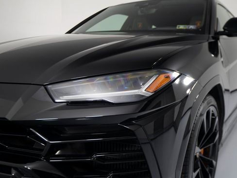 Used 2022 Lamborghini Urus image 36