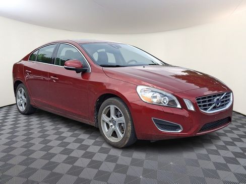 Used 2012 Volvo S60 T5 FWD image 1