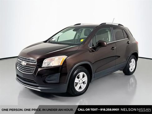 Used 2016 Chevrolet Trax LT w/ LT Convenience Package FWD image 1