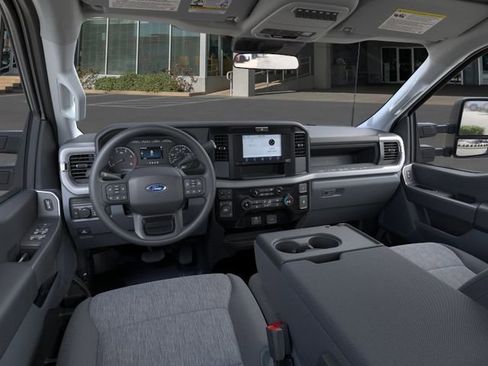 New 2026 Ford F250 XL w/ XL Off-Road Package AWD/4WD image 9