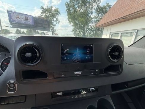 Used 2024 Mercedes-Benz Sprinter 3500 image 15