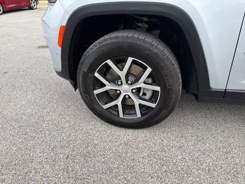 Used 2024 Jeep Grand Cherokee L Limited w/ Luxury Tech Group II image 46