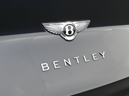 Certified 2024 Bentley Bentayga Azure image 14