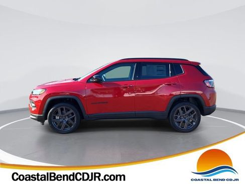 New 2026 Jeep Compass Latitude image 1