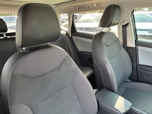 Certified 2022 Volkswagen Taos SE AWD/4WD image 41