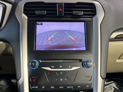 Used 2013 Ford Fusion SE image 17