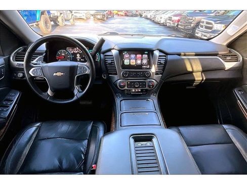 Used 2017 Chevrolet Suburban Premier image 15