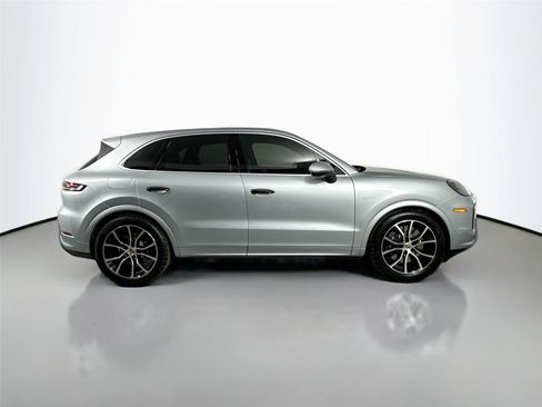 Certified 2026 Porsche Cayenne Coupe AWD/4WD image 8