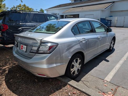 Used 2013 Honda Civic Hybrid Sedan image 4