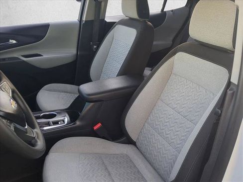 Used 2022 Chevrolet Equinox LS w/ LPO, Floor Liner Package FWD image 16