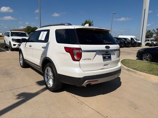 Used 2017 Ford Explorer Limited FWD video 3