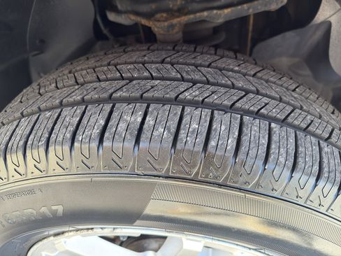 Used 2007 Ford Explorer Sport Trac XLT image 28