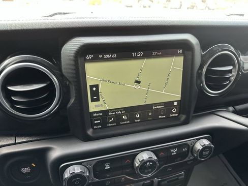 Used 2021 Jeep Wrangler Unlimited Sahara image 18