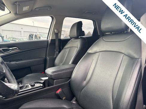 Used 2024 Kia Sportage EX image 16