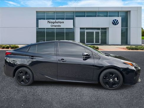 Used 2022 Toyota Prius FWD image 3