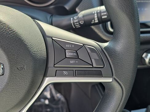 Used 2019 Nissan Kicks S FWD image 30