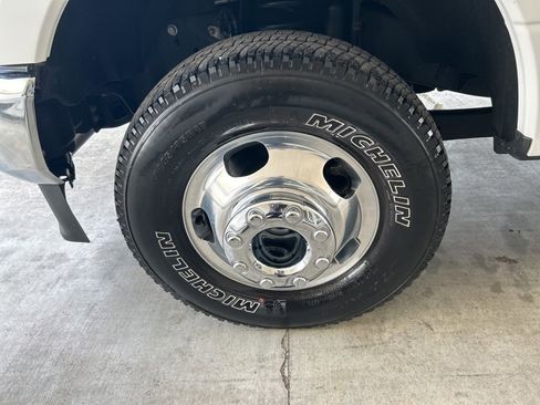 Used 2022 Ford F350 Lariat w/ Lariat Value Package image 13