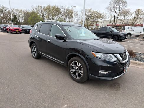Used 2018 Nissan Rogue SL image 3