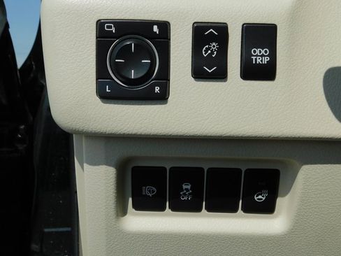 Used 2013 Lexus GX 460 Premium image 32