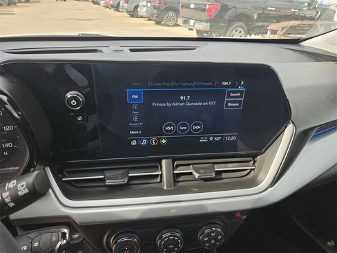 Used 2025 Chevrolet Trax LS image 22