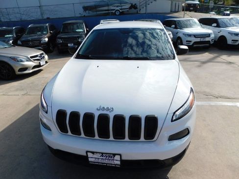 Used 2017 Jeep Cherokee Sport w/ Cold Weather Group image 25