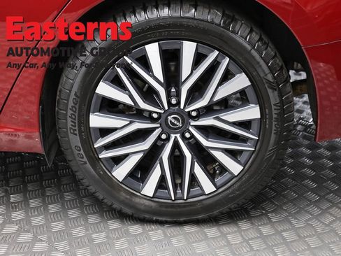 Used 2025 Nissan Altima 2.5 SV FWD image 8
